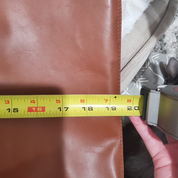 Elegant Brown Leather Tote Bag By Everlane - Picture 7 of 8